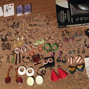 HUGE LOT OF JEWELRY 64 PAIRS OF EARRINGS WITH A LOT OF SOLO EARRINGS